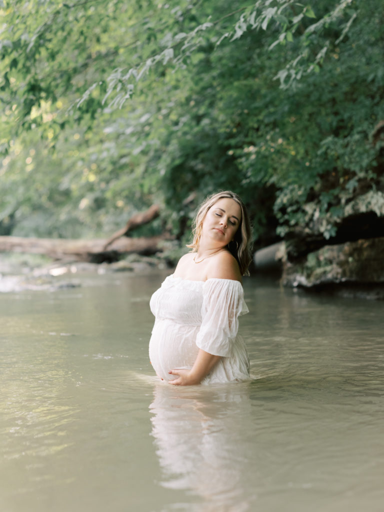 pittsburgh pennsylvania outdoor film maternity shoot anna laero